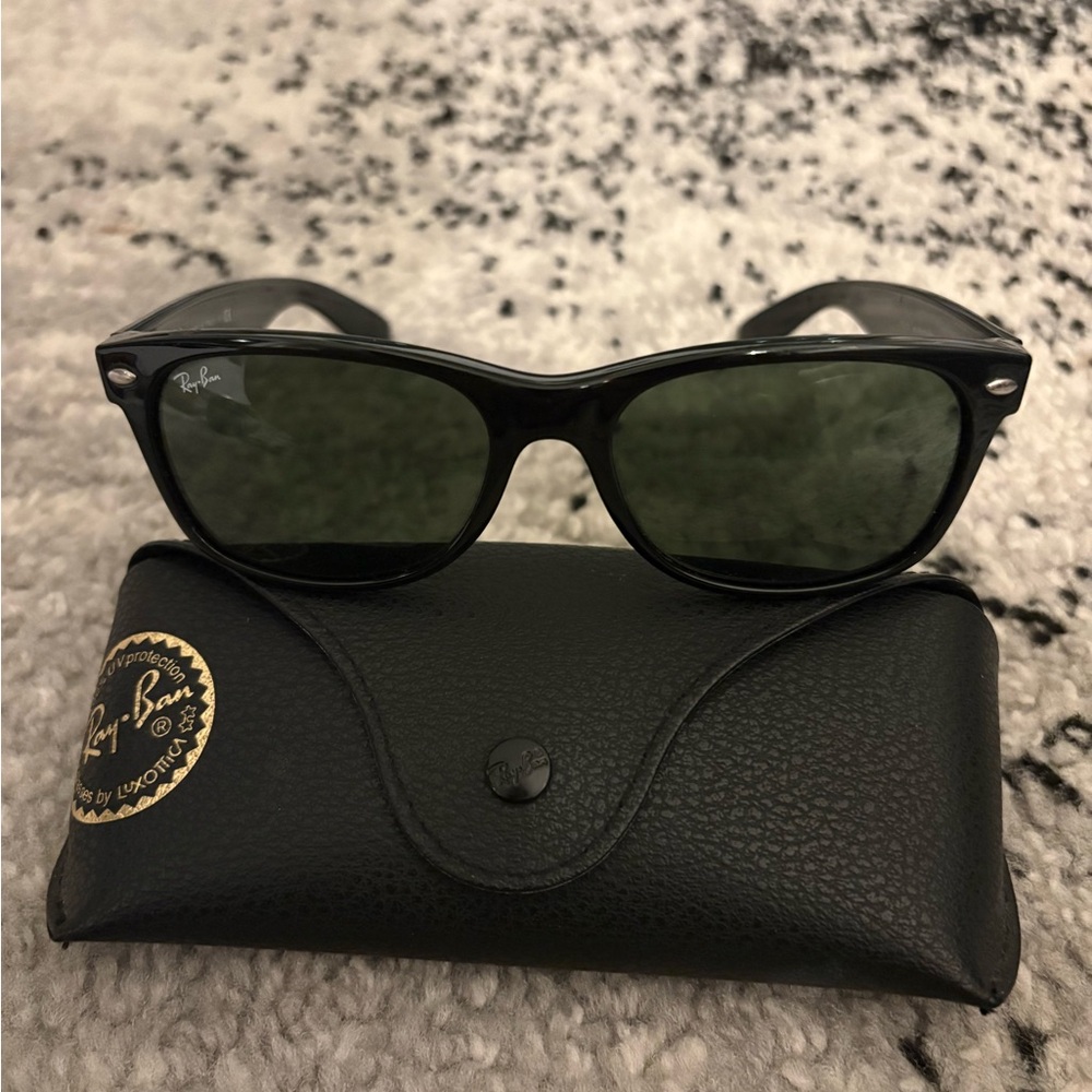 Ray-Ban Black Sunglasses